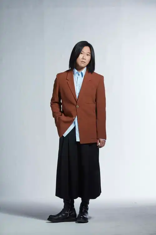 师兄五月天玛莎推掉工作力挺师弟担任狂趴最狂嘉宾