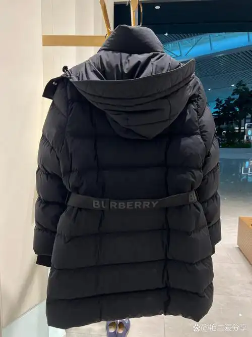burberry女士鹅绒羽绒服