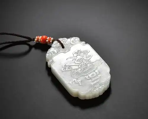 清 白玉雕吉祥如意花篮纹玉牌