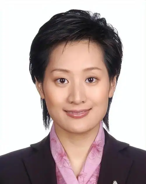 东方卫视知名主播何婕:丈夫是林海,曾陷入离婚谣言,现状如何|央视