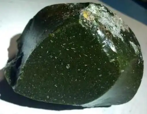 玻璃陨石 玻璃陨石多少钱一克_品学知识网