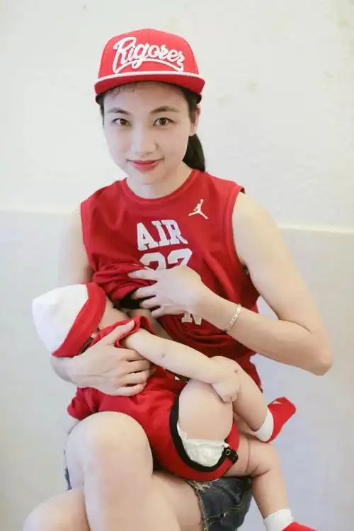 需要定时哺乳吗?|should i feed my baby on a schedule?