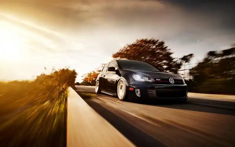 大众高尔夫gti,黑色轿车,道路,日落壁纸