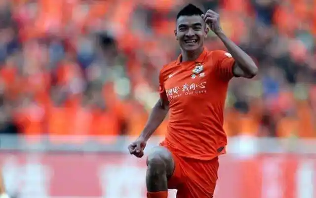 【人物】1547天后重回国足 刘彬彬用拼搏改变命运!