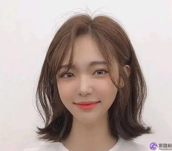 这4款微烫锁骨发,绝对是减龄的必备发型