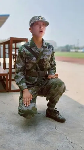 蹲姿训练讲解示范