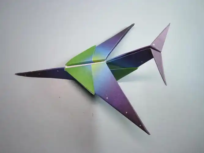 纸艺手工折纸战斗机,一款用在螺旋桨上的战斗机折法,简单的diy手工