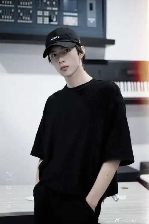 刘耀文官宣四周年快乐##刘耀文