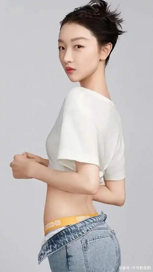 周冬雨高清写真图集娇小玲珑灵气逼人