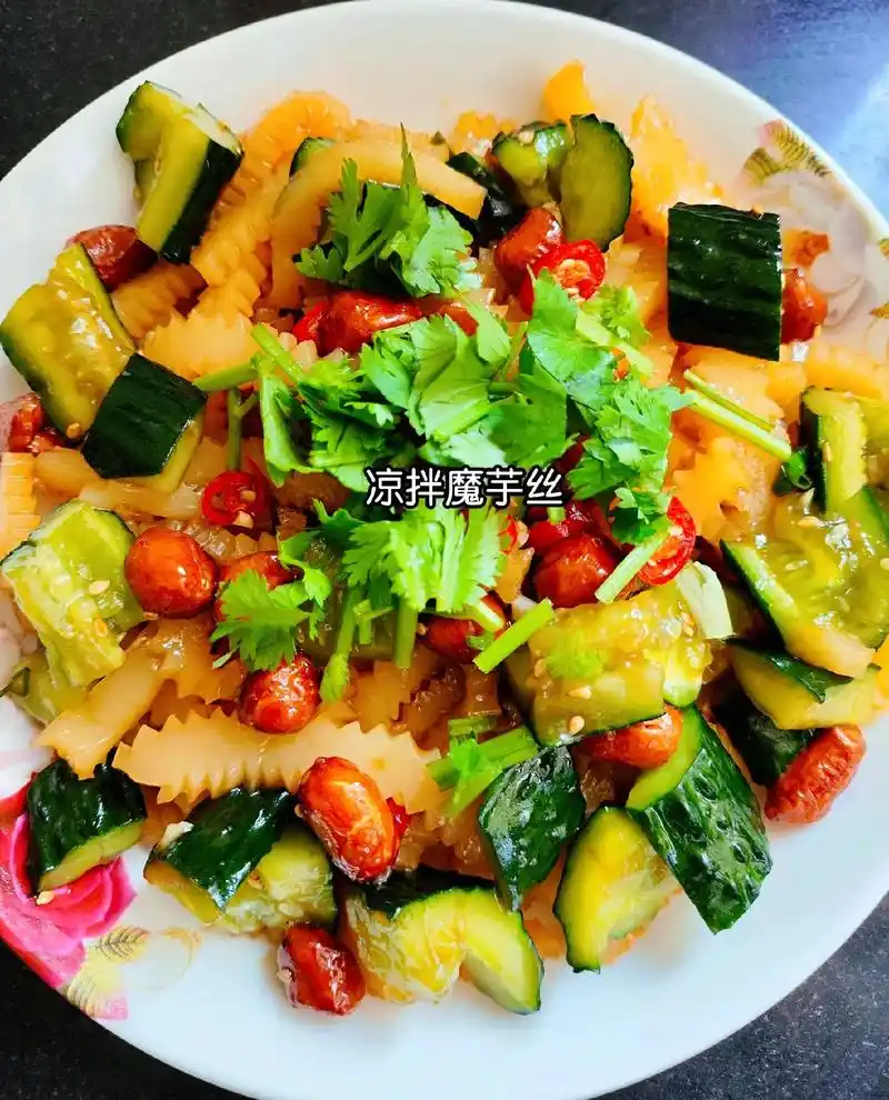 凉拌菜这样做,鲜美爽口.劲道的魔芋丝,爽脆的黄瓜,酥脆的花生 - 抖音
