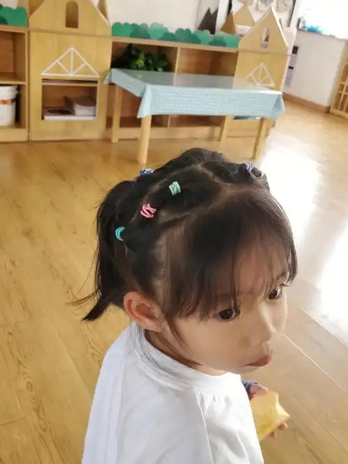 幼儿园小朋友发型编辫子