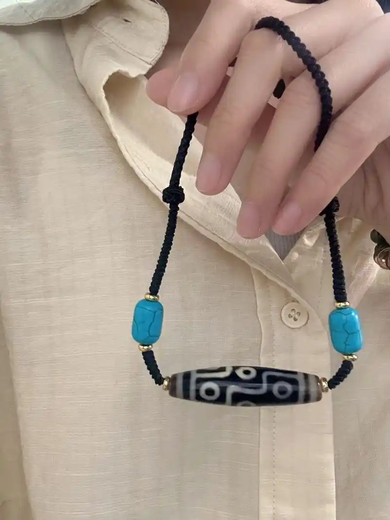 总是能看见有人说女生不能戴九眼天珠!9799基本上有两种说法!