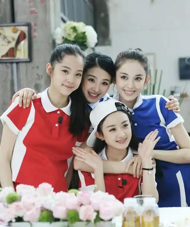 娱乐圈四大尴尬:易烊千玺身高,吴亦凡电影票房,欧阳娜娜的人脉