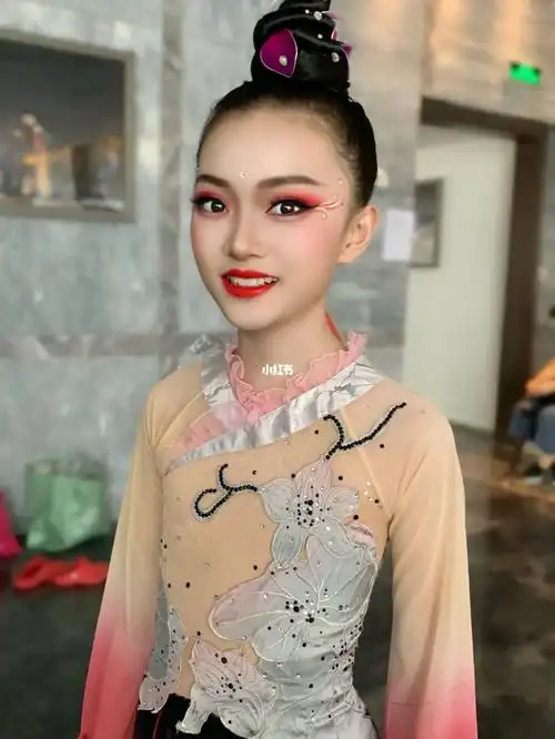 中国风儿童舞台妆