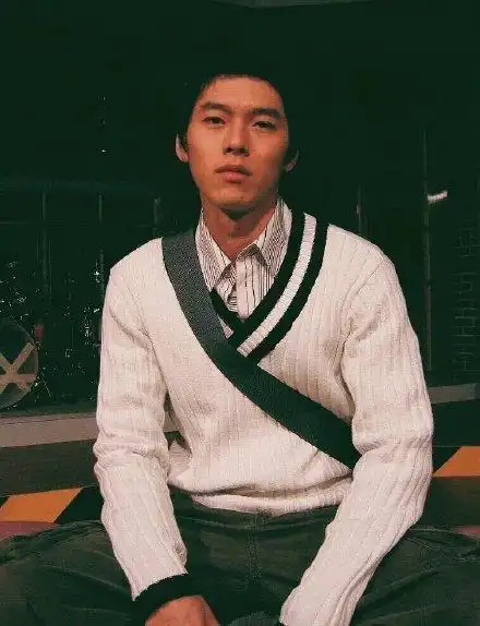 37岁玄彬学生时期旧照曝光 五官精致从小帅到大