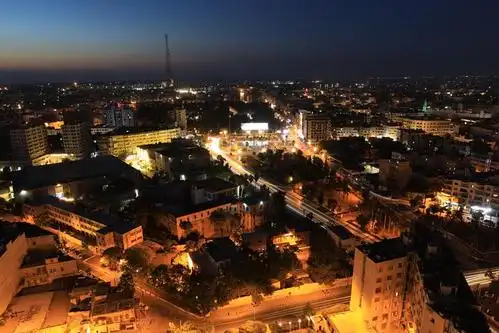 俯瞰叙利亚阿勒颇夜光璀璨灯火阑珊观感上不亚于任何大城市