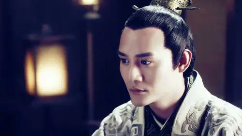 王凯《琅琊榜》【萧景琰】赤焰少帅林殊从小到大的好友,性情倔强,被