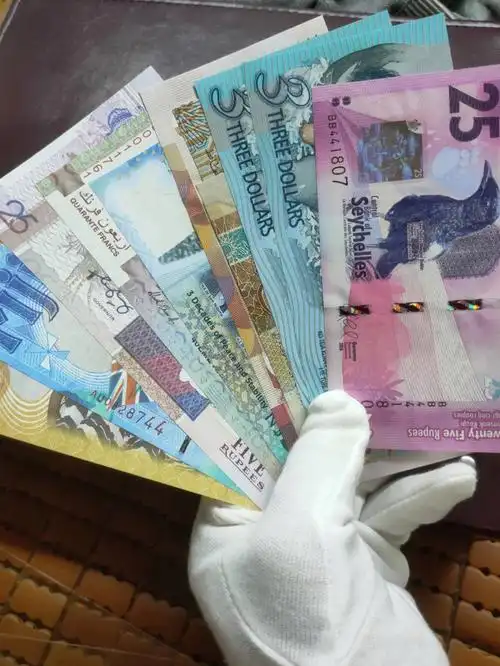 纪念钞)9498塞舌尔25卢比9896库克群岛3元9790利比亚1/4