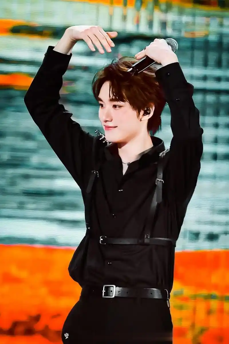 丁程鑫理想之途演唱会比心# 被丁程鑫比心可爱到啦