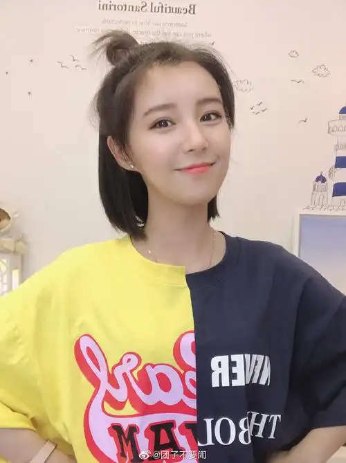 虎牙女主播团子因神似佟丽娅突然爆红,深扒发现背景不简单!