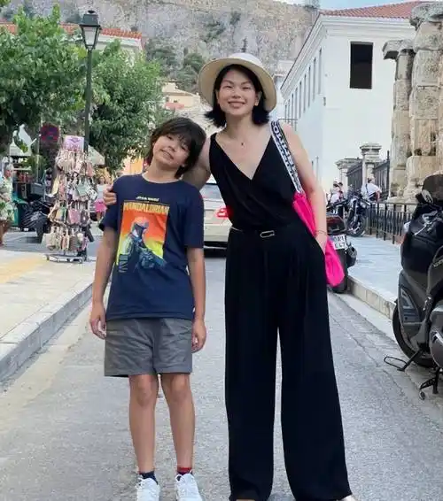 有人称,吕燕的风格和长相不符合中国人的审美,但这并不妨碍她走向国际