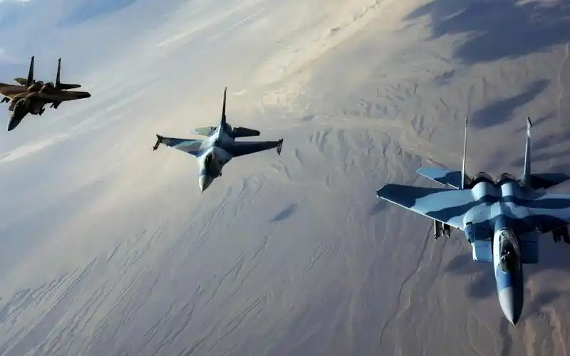 战斗机-军用飞机壁纸 - 2560x1600 壁纸 下载