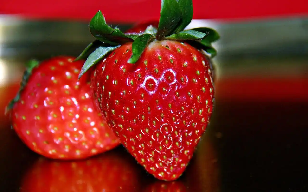 首页 桌面壁纸 美食壁纸 酸甜可口的草莓高清电脑壁纸