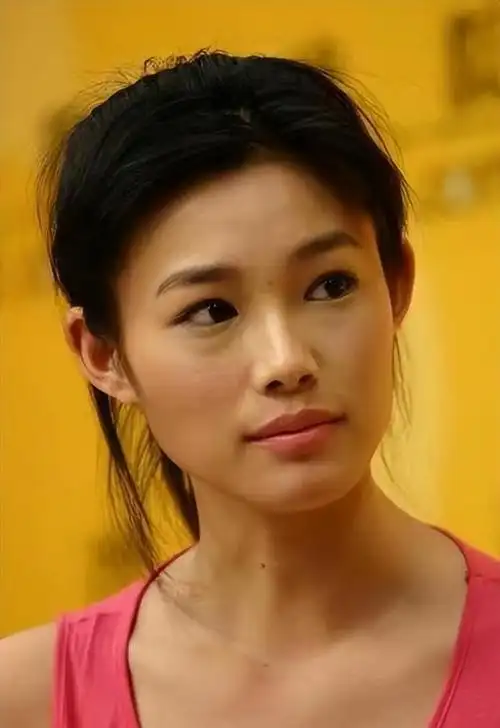 "岩女郎"于娜:从模特到演员一夜爆红,为啥现在"不见踪影"?