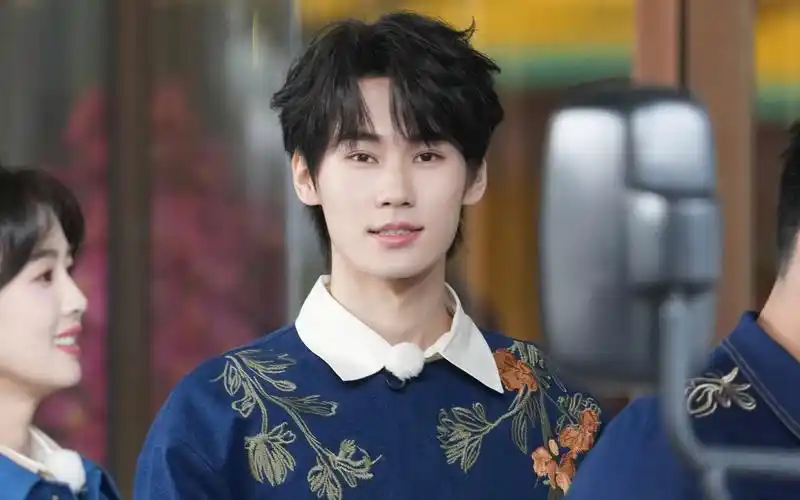 【张真源/跑男路透】"超清版张张与大家打招呼"