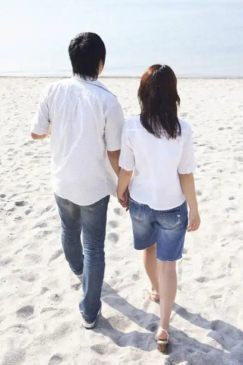 东方人,夫妻,室外,爱情,海洋,亚洲,沙子,地形,浪漫,风景,自然,夏天
