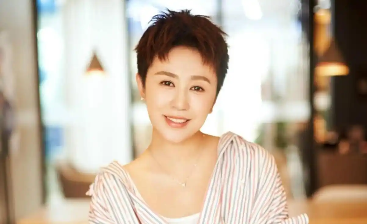 原创马丽孕期体重失控,由96斤飙到190斤,明星也焦虑得经常偷偷哭