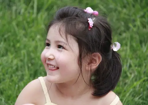 童真无忌.(一位中外混血儿)