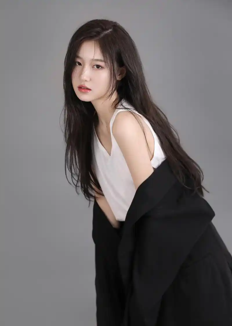 精美图集:长发女孩,温柔可爱