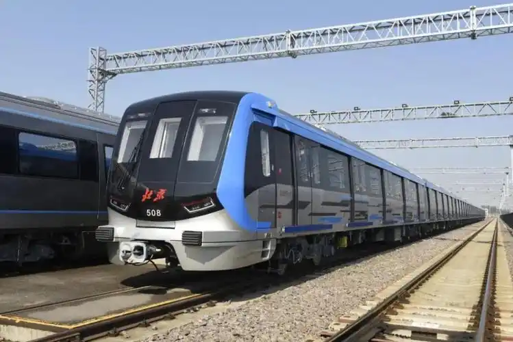 青岛造"最聪明"地铁列车在北京开跑-半岛网