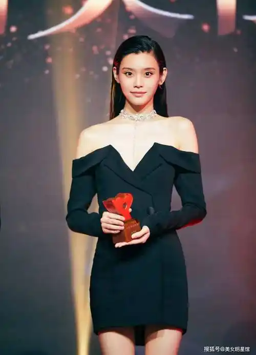 不愧是维密超模啊!34岁奚梦瑶, 性感得无可救药!_成为了_女性_挑战