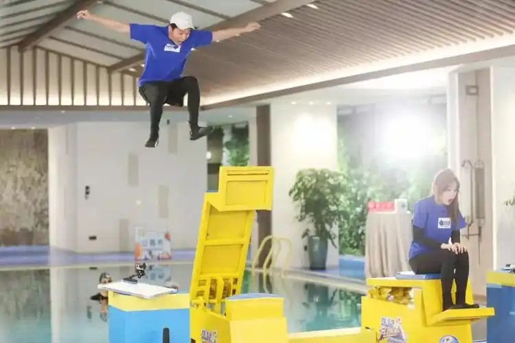 泳池弹射飞椅环节李晨收集泪水获得感:既有"味道"又有意义《奔跑吧》