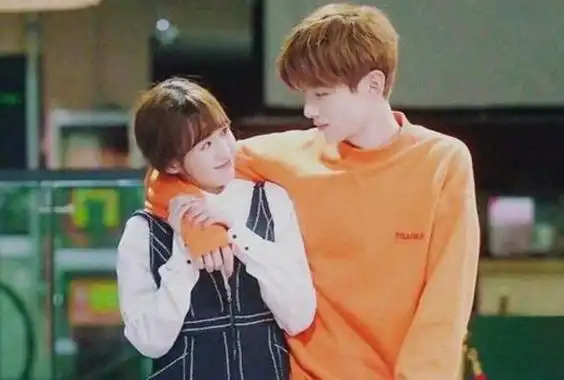 白敬亭唯一承认的女友是谁不是达瓦卓玛白敬亭是单身