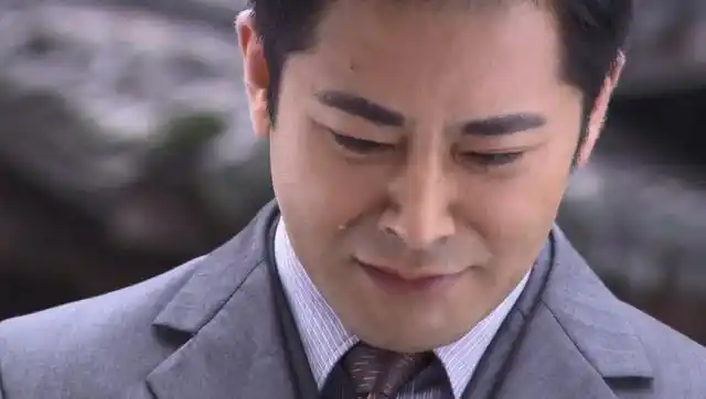 娘心:王世鸿是一位不称职的爸爸,看着天成的画伤心哭了起来!