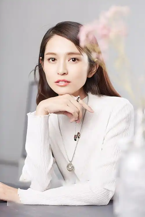 明星肖茵,娱乐圈影视演员,青春美丽,聪明可爱,勇敢善良,勤奋努力,表演