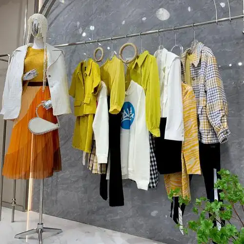 快时尚女装品牌折扣中高端服装尾款杭州四季青女装冬撤柜剪标清货