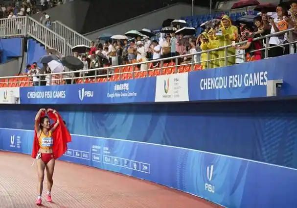 田径——女子10000米:夏雨雨夺冠(3)