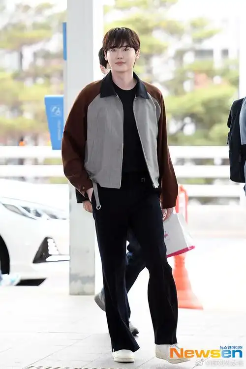 李钟硕机场出发图