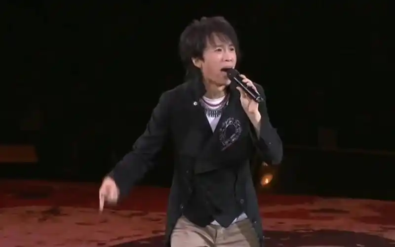 黄子华栋笃笑做嘢做得咁辛苦为咩买啊慰劳下自己啊