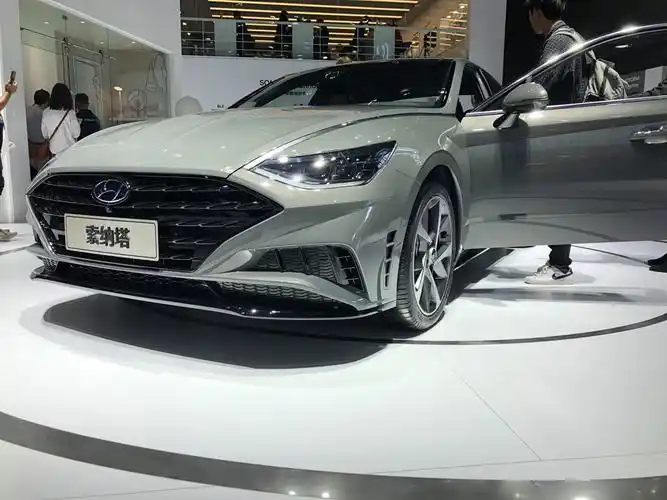 更加大的尺寸和自由的外在,北京现代索纳塔第十代亮相广州车展