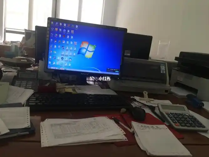 新单位第一天上班,一楼前台登记时用的电脑是苹果,还在想大公司果然