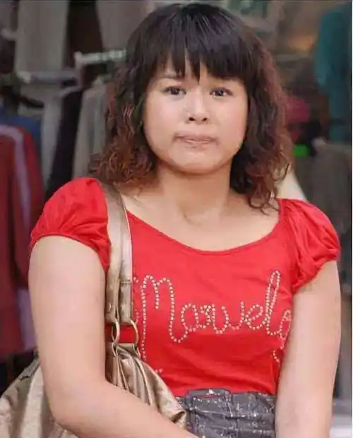 原创胡杏儿最丑港姐心怀自强活出漂亮人生