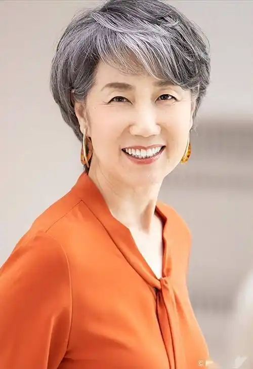 60到80岁女性,发型可以试试这三种,利落时尚很精致_短发_边头_全头