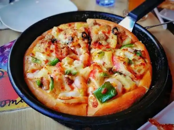 周末吃美食发朋友圈的句子_(晒美食的说说适合发朋友圈)