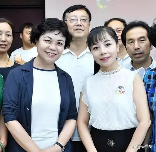 她22岁成名,放弃百万年薪,下嫁农村小伙,如今的她过得怎么样了