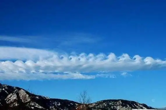 全球十大怪异云:第四像水母 第一彩虹色(极为罕见)